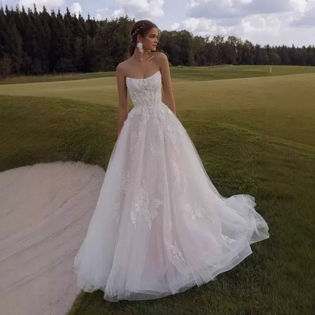 Simple 2025 Strapless Wedding Dresses Cheap Lace Appliqué Party Dress For Bride robe de mariée Elegant Women's Bride Gowns
