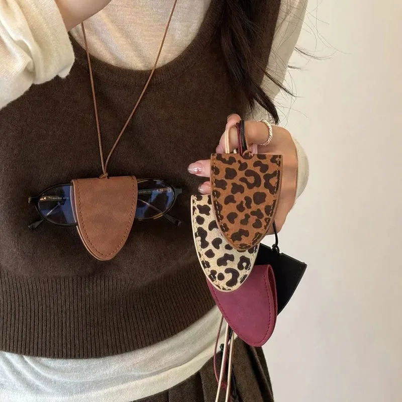 Universal Hanging Neck Glasses Clip Ambiance Leopard Glasses Bag Portable Glasses Case Lanyard XKYJD03