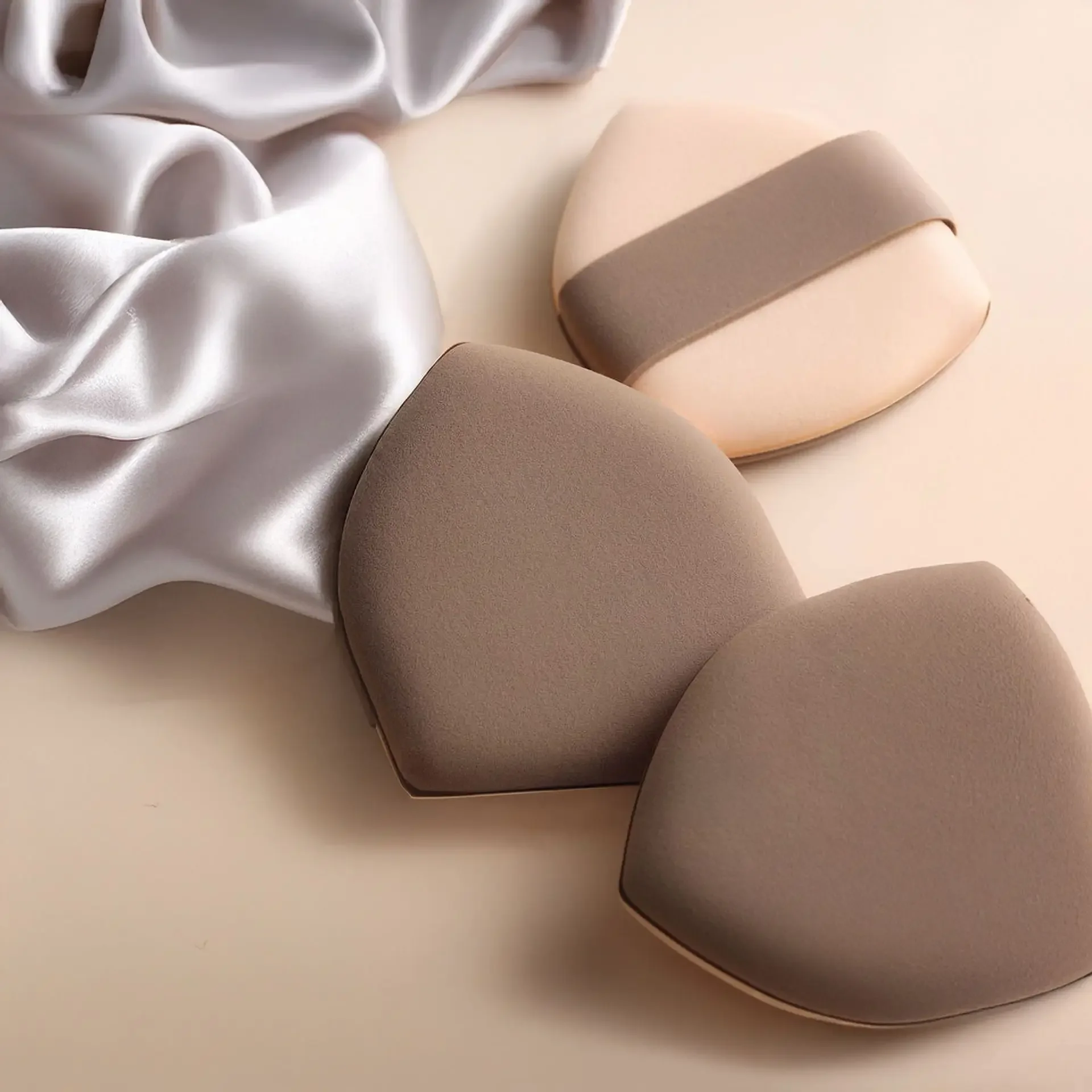 1-10 szt. Puszki do makijażu twarzy, wielokrotnego użytku, trójkątne gąbki do korektora i podkładu, dwustronne aplikatory do makijażu