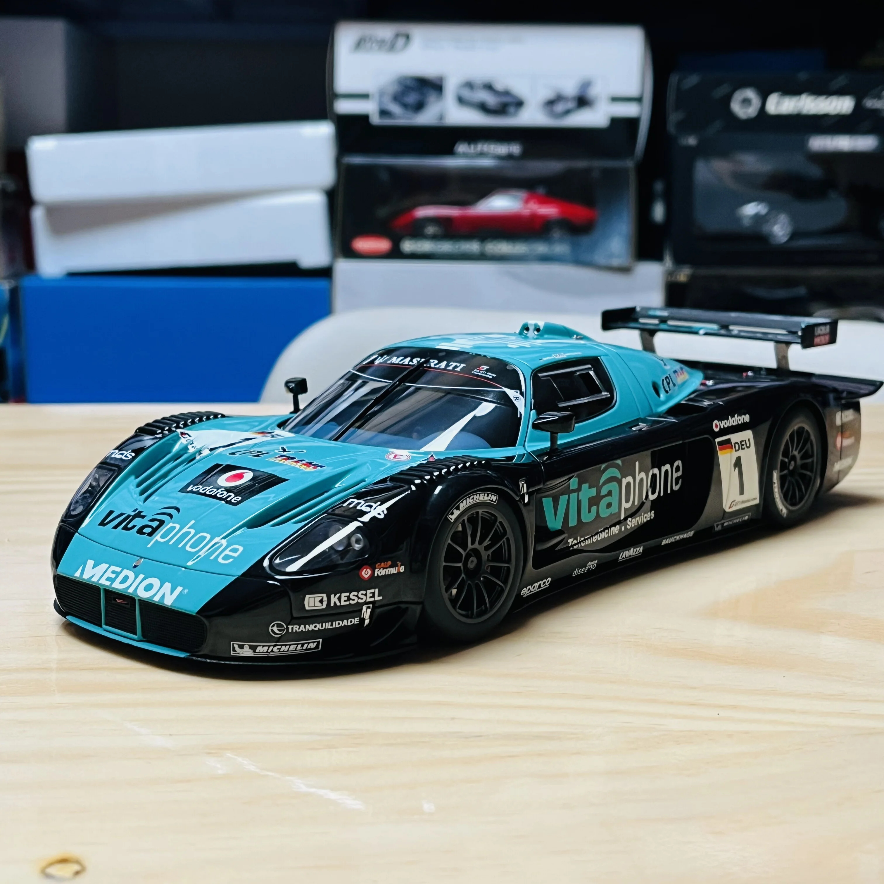 Autoart 1:18 MC12 GT1 Vitaphone #1 Simulation Limited Edition All Open Alloy Metal Static Car Model Toy Gift