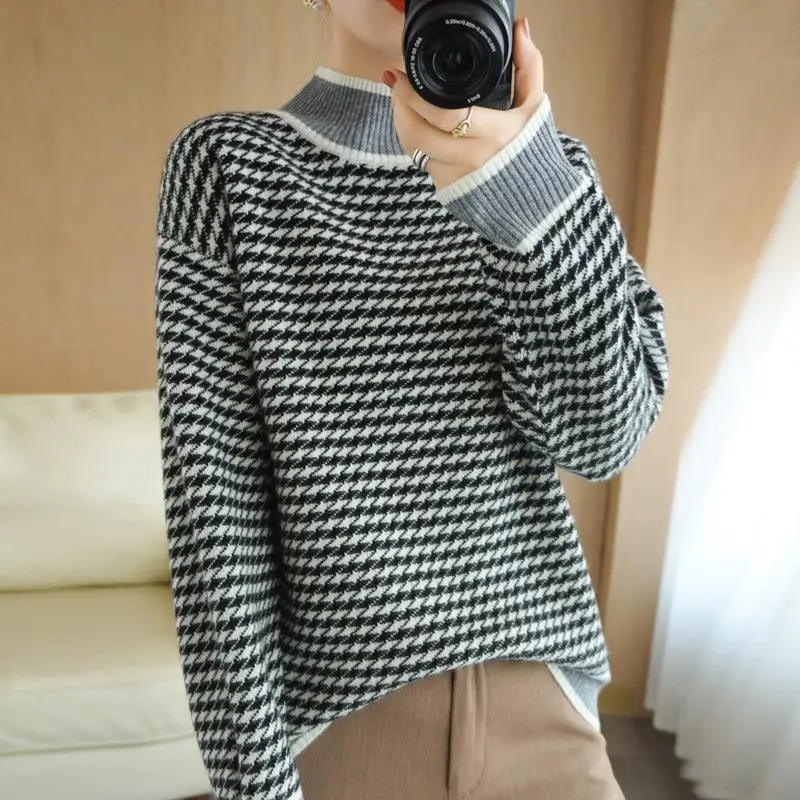 Autumn and Winter New Semi High Neck Pullover Sweater for Women Striped Loose and Stylish Versatile Base Pullover E2923