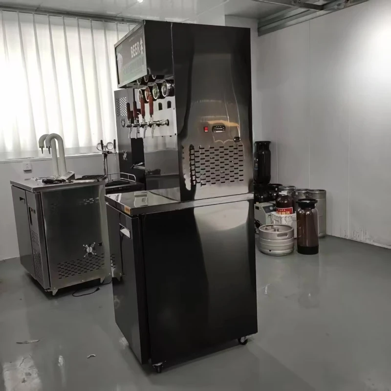 

Portable party beer dispenser backpack with faucet for outdoor activities