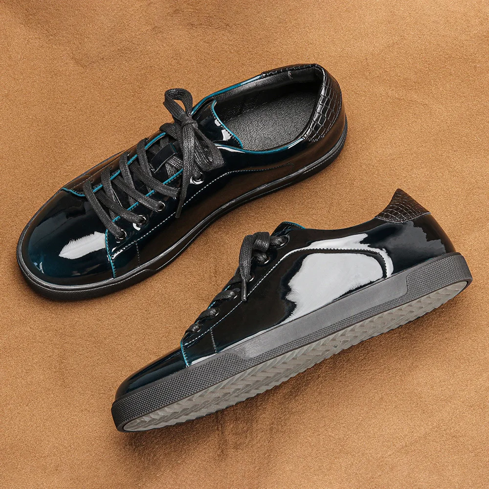 

Color Polished Low-top Men's Shoes Large Size Patent LeatherVersatile Classic Casual Men's Fashion and Comfort Men's Board Shoes