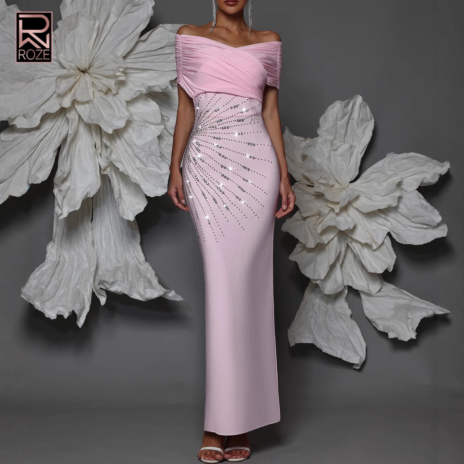 プレミアムオフショルダーストラップレスイブニングガウン（女性用）、輝くスパンコール付きスリムフィットマキシドレス、体型を美しく見せるバンデージドレス