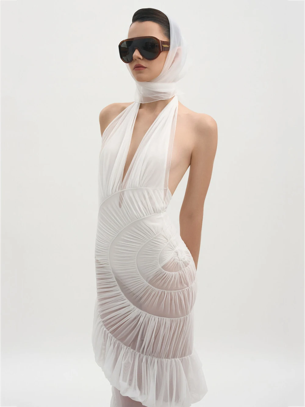 

Европейская и американская висячая юбка с глубоким V-образным вырезом, перспективное горячее платье с открытой спиной, осень 2023, новый стиль