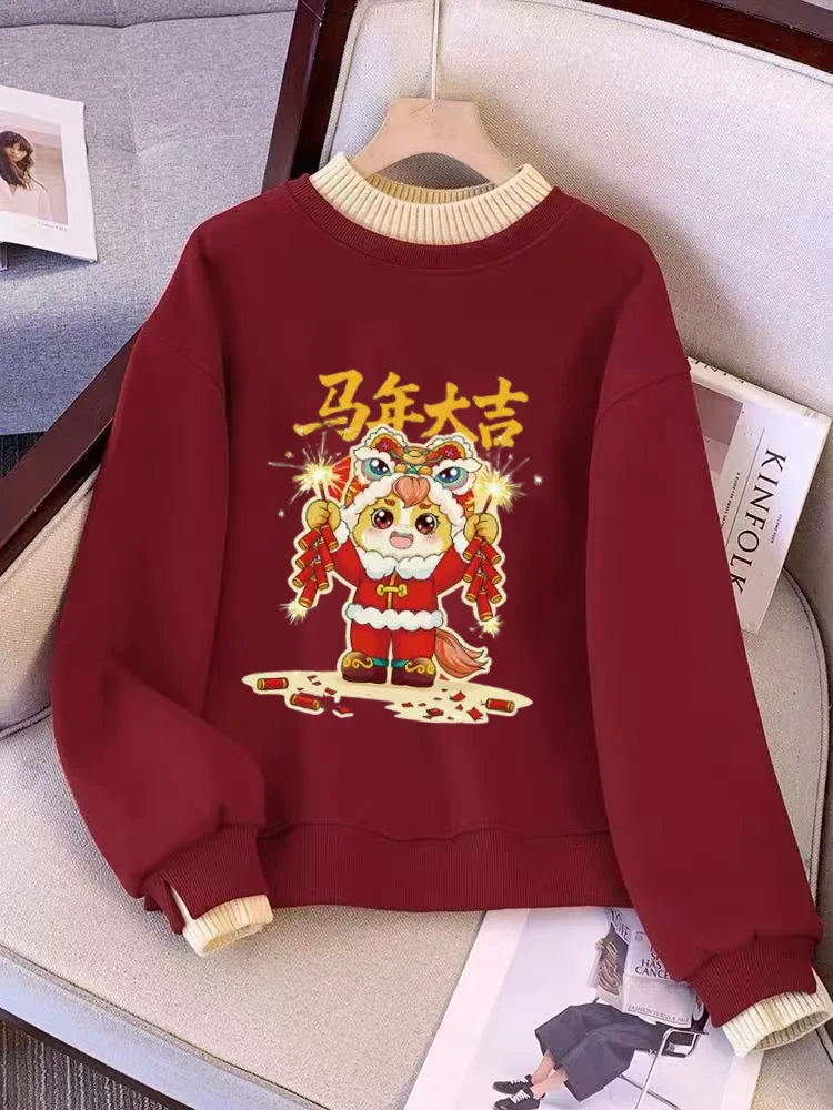 

Утепленная флисовая толстовка женская, новая модель 2026 года, модная, винно-красная, с дизайном к Лунному Новому году, зимняя, имитация двухслойности