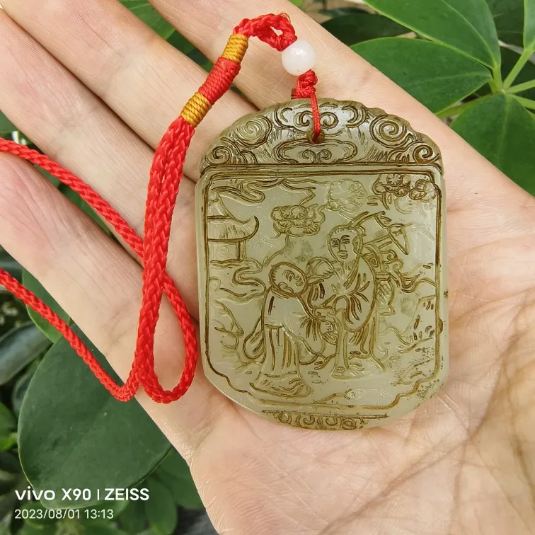 White jade collection outer cover embossed Zigang brand Yu Pei pendant retro old  sweater chain for men and women.