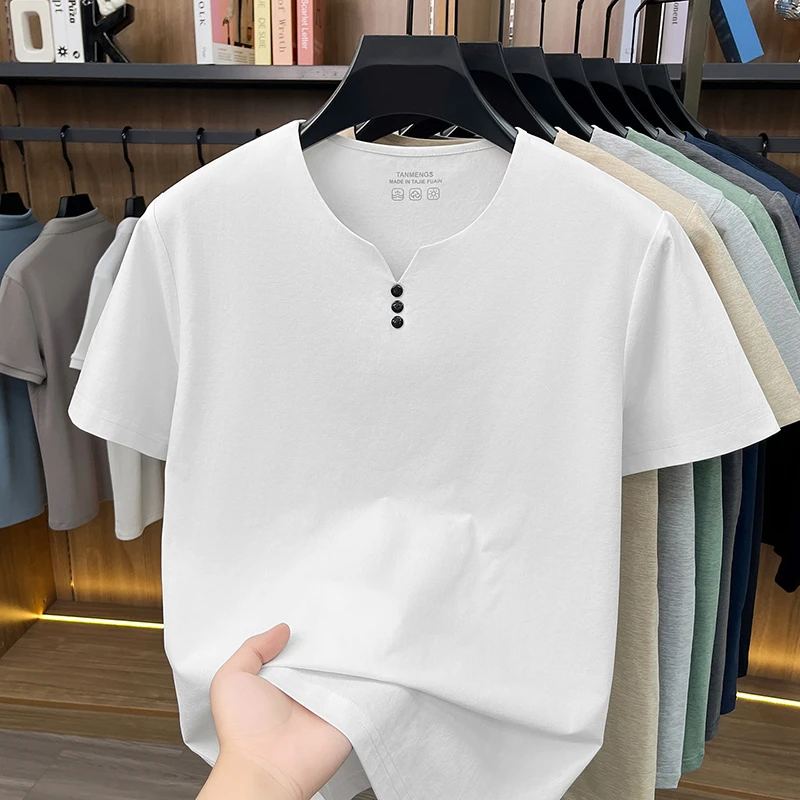Herren-T-Shirt mit kurzem Arm und V-Ausschnitt, atmungsaktiv, bequemer Stoff für ganztägigen Komfort, lässiger Stil und Alltagskleidung. – Detail 4