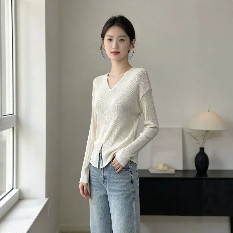 Pleated V-neck Vertical Ribbed T-shirt 2026 Autumn New Front Slit Pleat Long Sleeve Top Women Fold Slim Fit Versatile Base Shirt