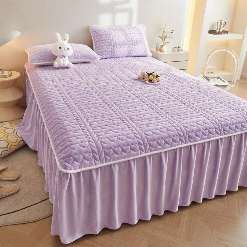 Simple wind thickened milk fleece bed skirt three-piece set warm in autumn and winter solid color fleece non-slip bed cover