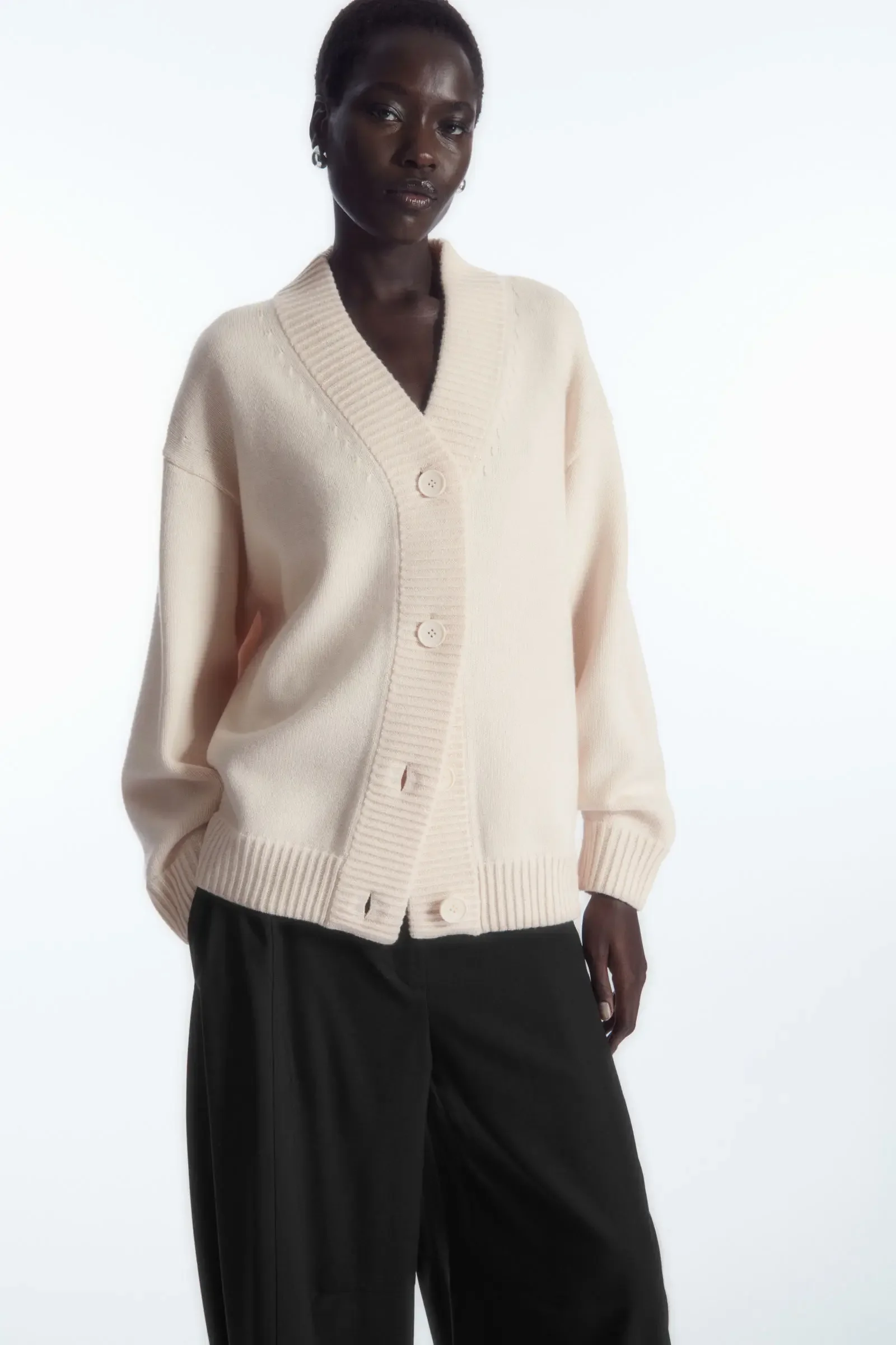 Ethereal Costume 2025 YAZHIMEI winter new style of Women's casual Loose-fitting V-neck wool blend ribbed knitted cardigan