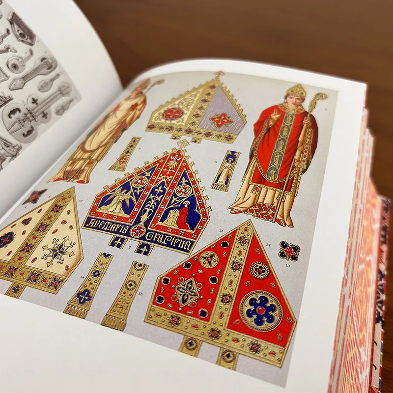 

The History of World Illustrated Guide Book Costume and Fashion Illustration Drawing Reference Book Fashion Designer Art History