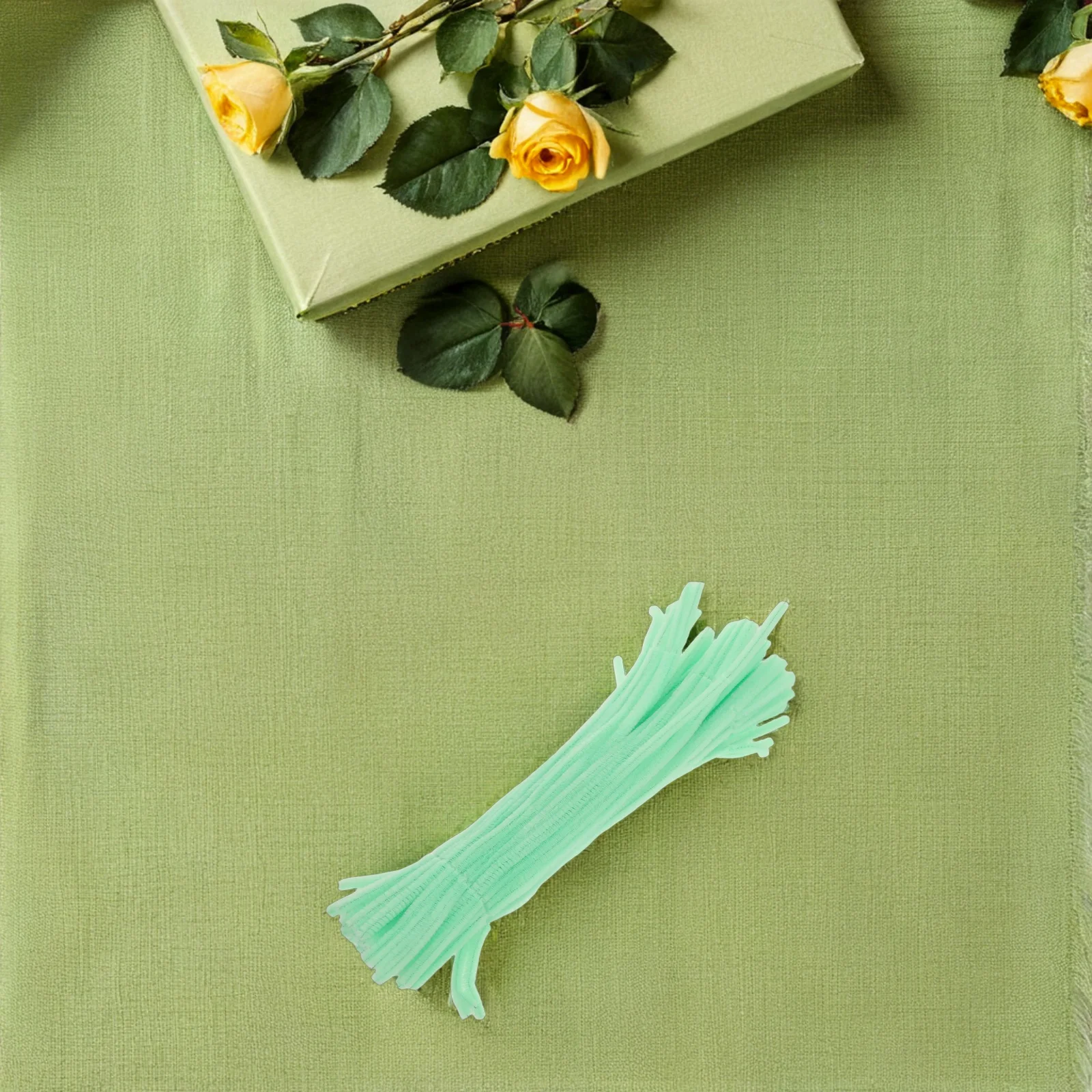 

600Pcs Chenille Stems Pipe Cleaners Green for Christmas Decor DIY Flower Making Craft Supplies School Projects