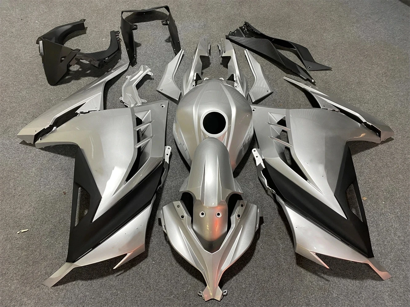 Full Fairing Kit For Ninja 300R EX300 2013 2014 2015 2016 2017 ABS Injection Motorcycle fairings 13 14 15 16 17 Metallic silver