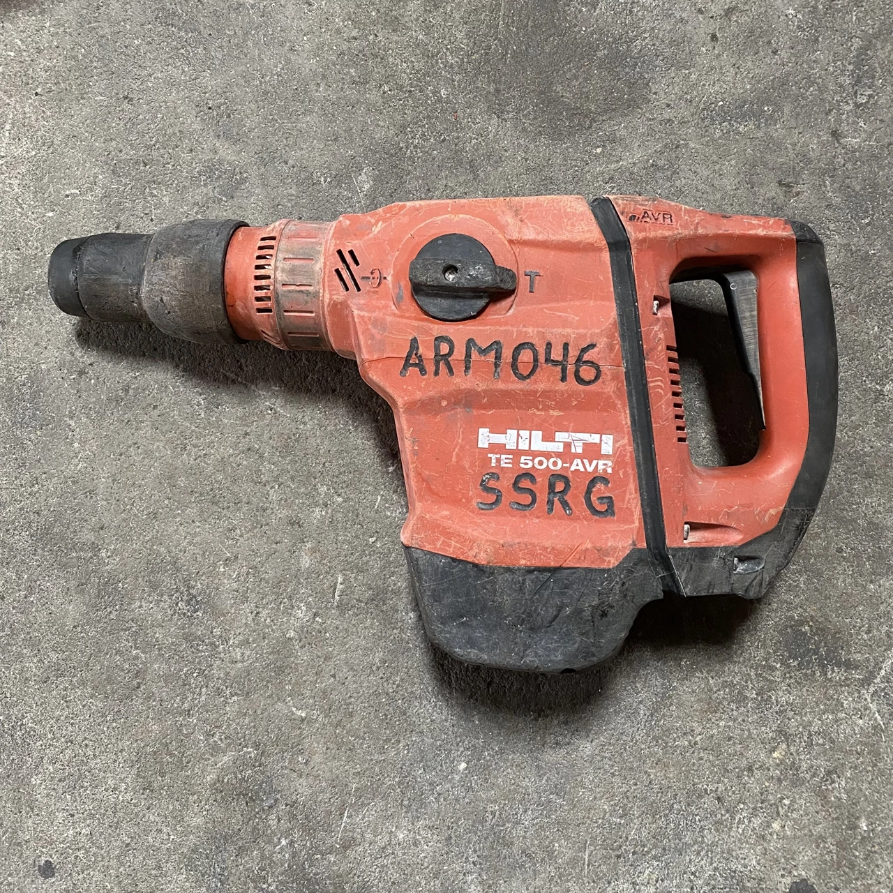 

HILTI single use electric pick TE 500 AVR high-power concrete slotting hammer tool. Second hand