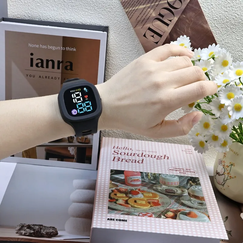 Женские маленькие квадратные часы i модные светодиодные электронные часы астронавта