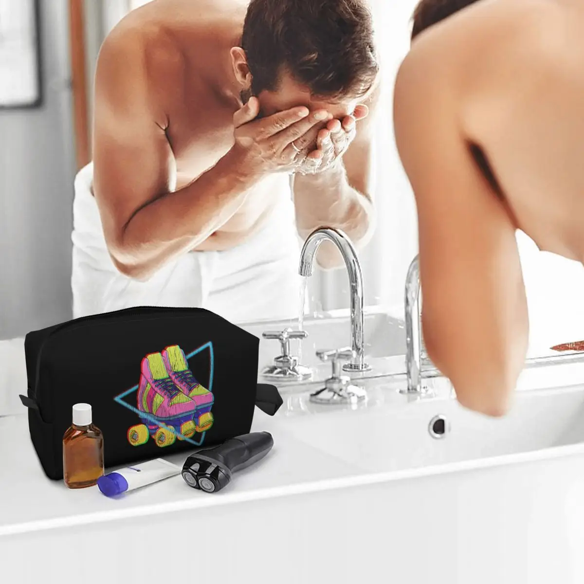Retro Roller Skates Colorful Makeup Bag Cosmetic Organizer Storage Dopp Kit Toiletry Cosmetic Bag for Women Beauty Travel