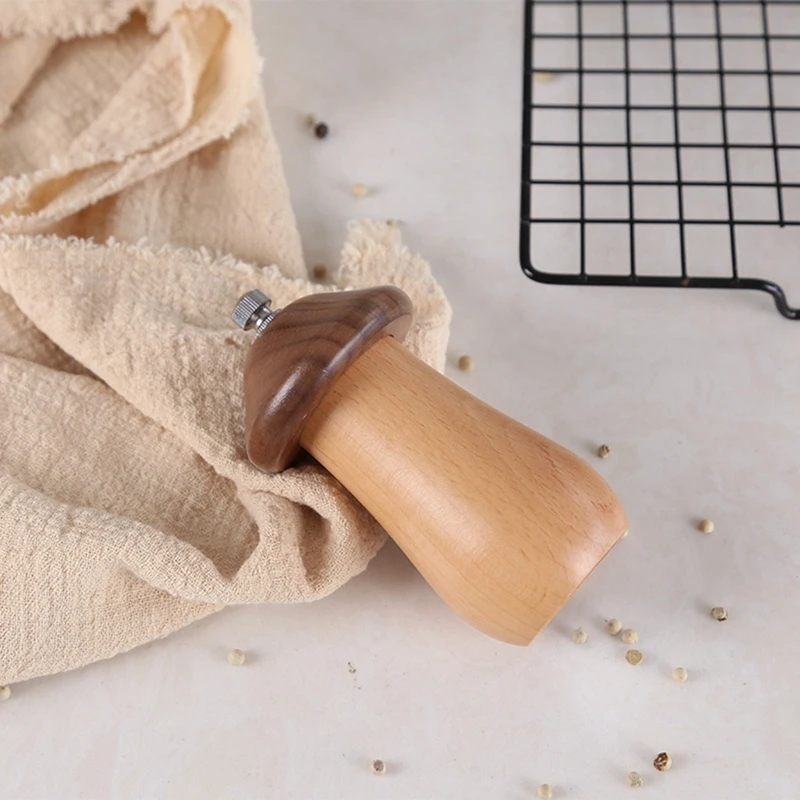 Pepper Grinder Solid Wood Cute Mushroom Shape Wooden Grinder Kitchen Multi-Purpose Grinding Tool Seasoning Bottle