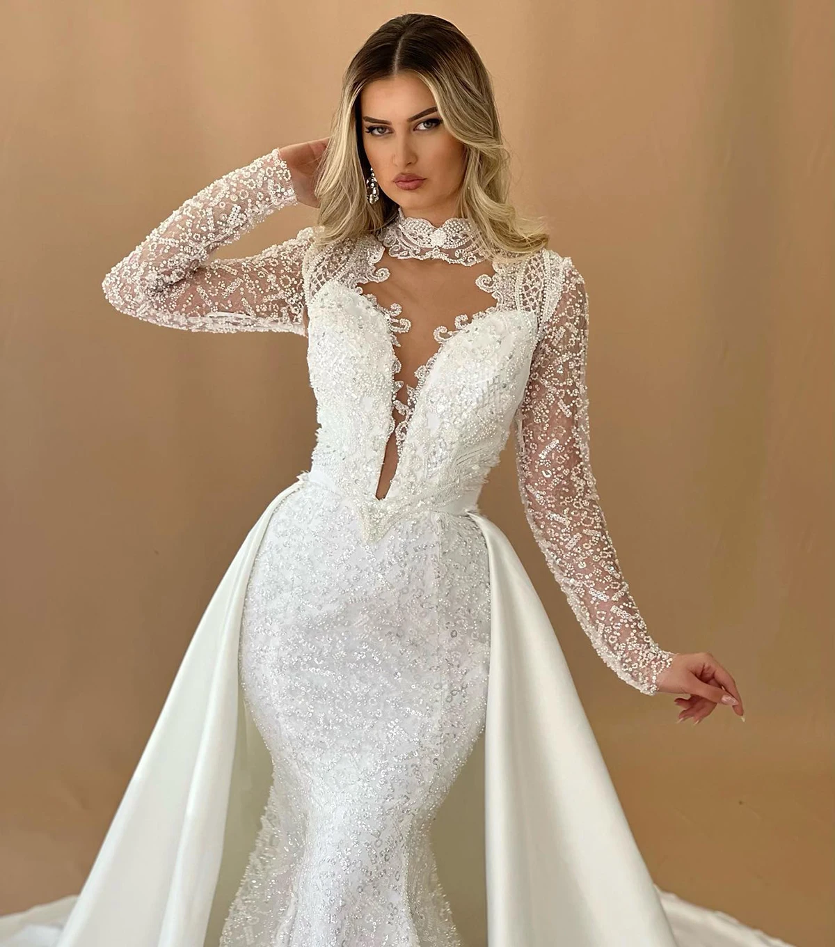 Eleganti abiti da sposa a sirena maniche lunghe scollo a V Halter paillettes Appliques pizzo raso treno staccabile Plus Size abiti da sposa