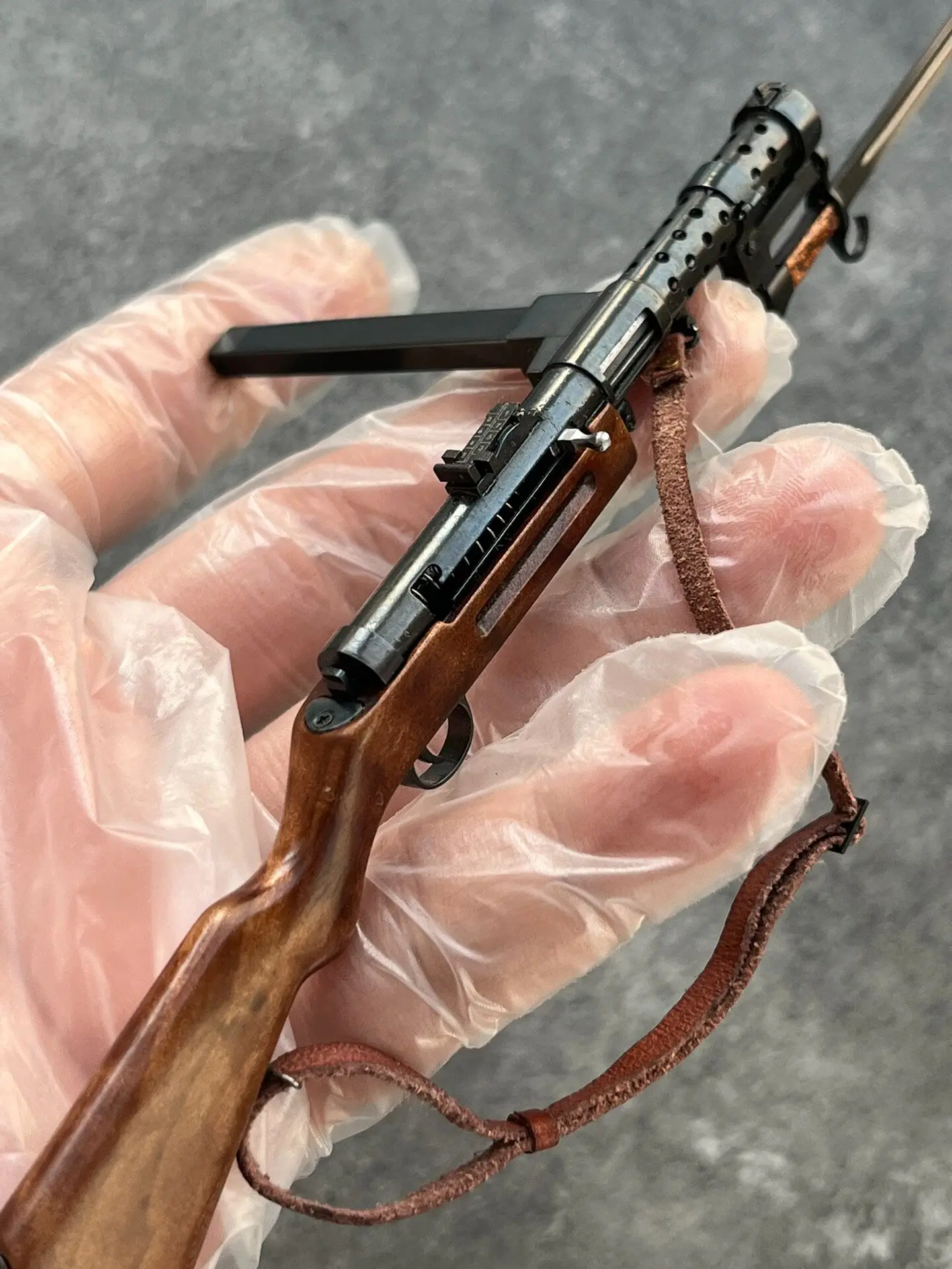 1/6 WWII SIG M1920 Toy Gun Solid Wood Metal Handmade Submachine Gun Assembly Gun Model for Action Figures