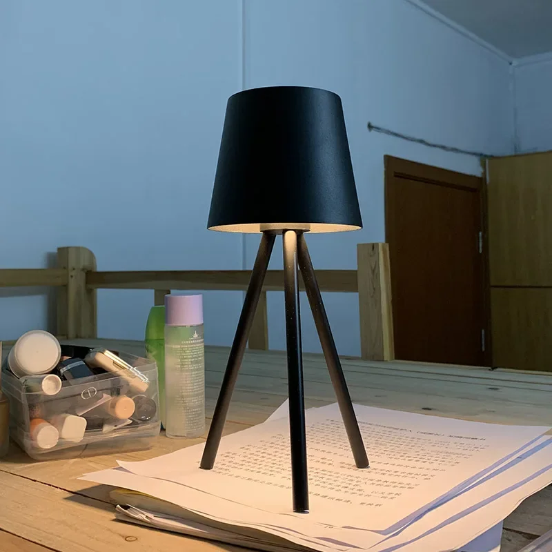 Modern Luxury Minimalism Bedside Night Light Portable Battery Cordless Touch Led Rechargeable Tripod Table Lamp Restaurant