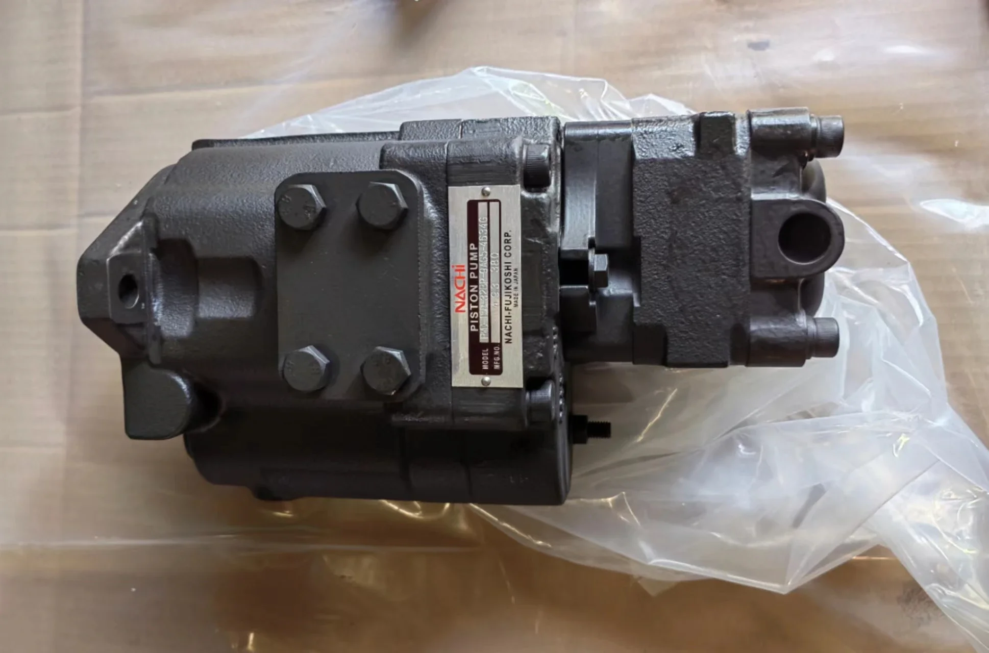 Na chi hydraulic piston pump PVD-15B-32BP-9AG5-4634G PVD-1B-31BP-8AG5-4901A PVD-0B-24P-6G3-4191A excavator parts PVD