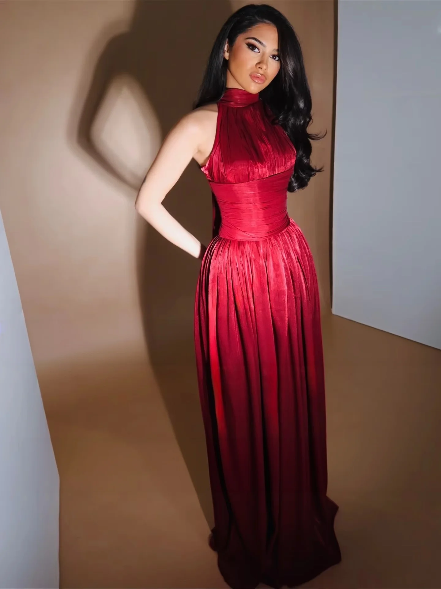 Women Halter Satin Evening Dresses Burgundy Sleeveless Pleated Long Prom Gown Formal Party Wedding Guest Dresses