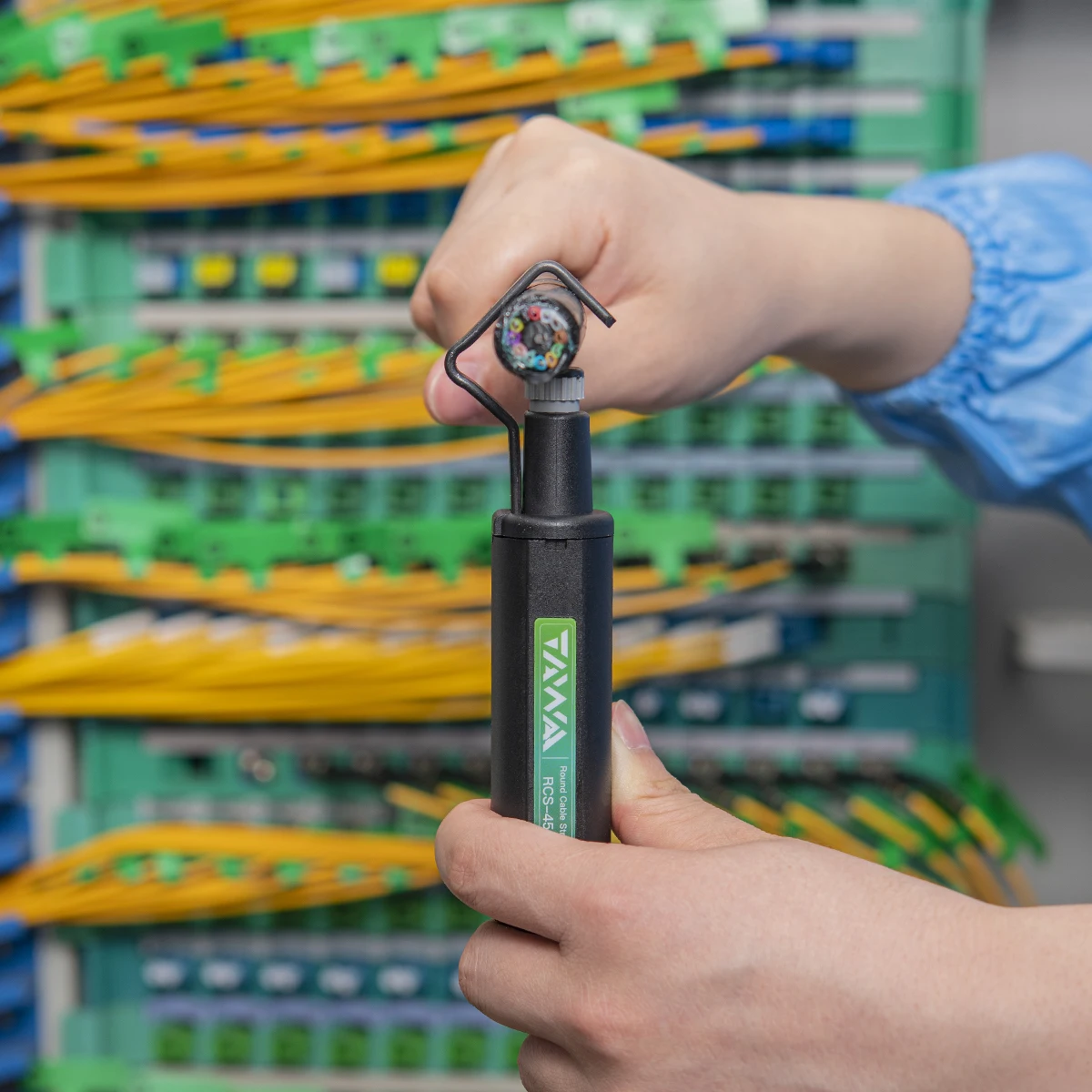 FTTH Optic Cable Stripping Tool RCS-4529 Fiber Stripper for Larger Diameter Cables Round Cable Stripper