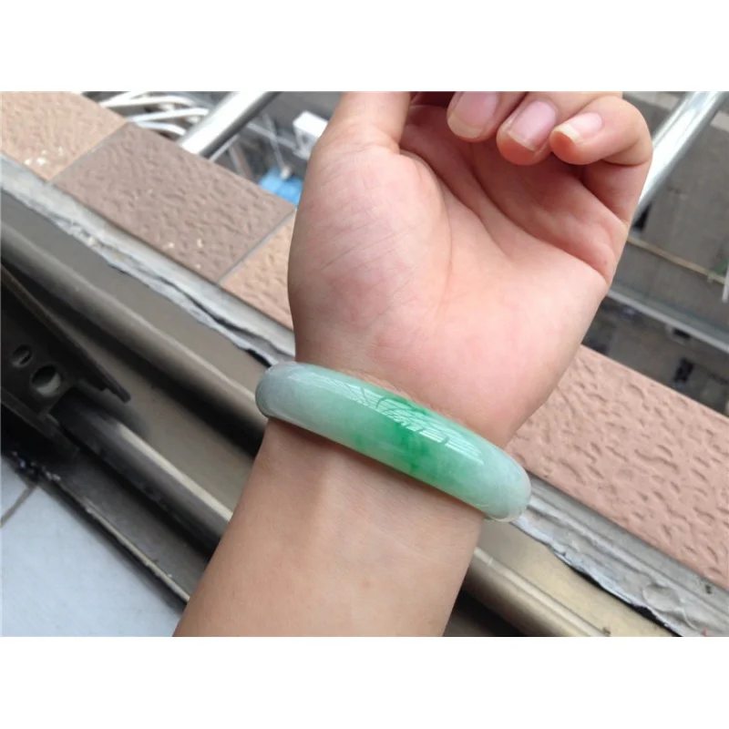 Myanmar Jade Ice-like Yang Green Floating Flower Oily Smooth Bracelet