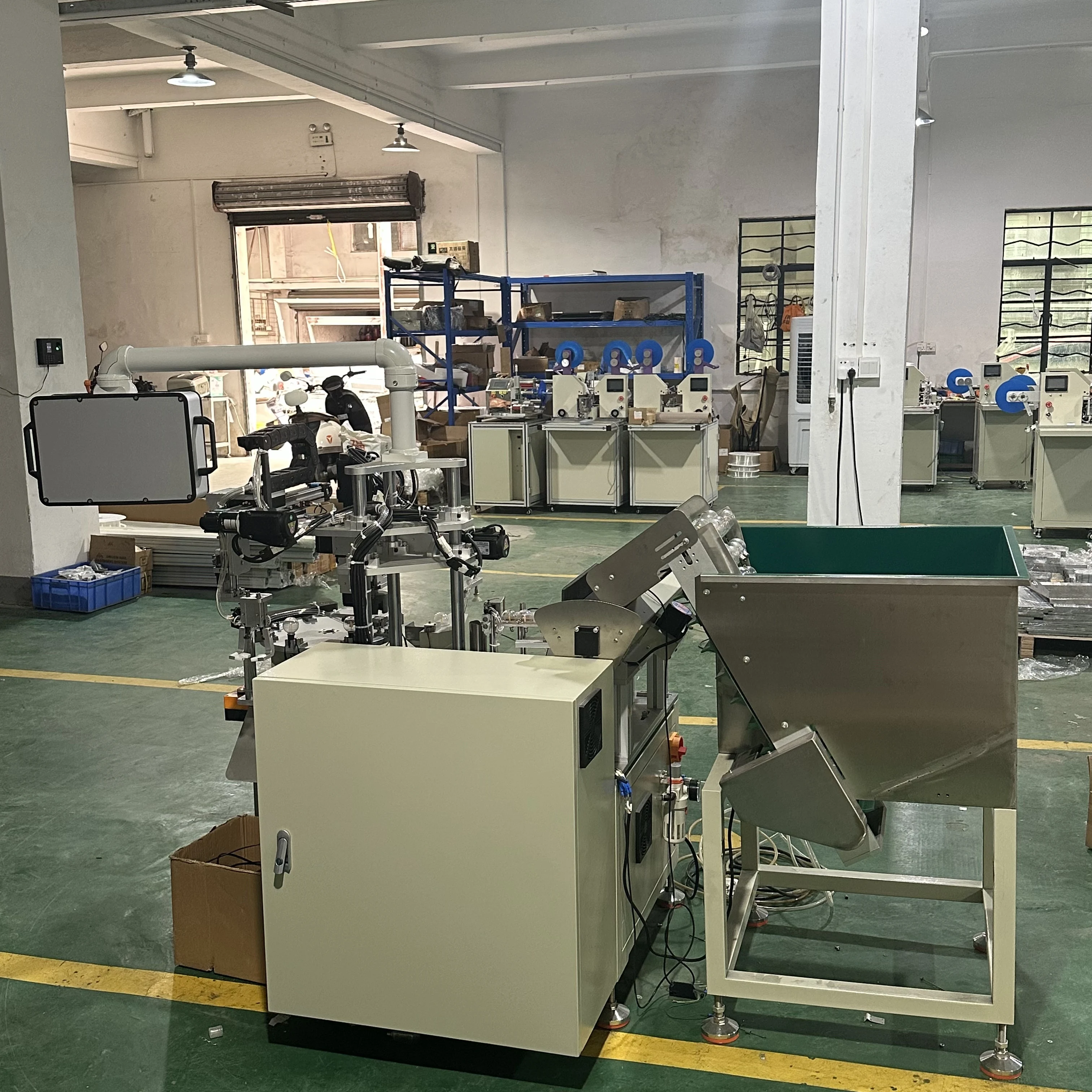 آلة التواء والإضاءة والمصباح المزودة بمصابيح ملتوية أنيقة تحل مشكلة اختبار اللمبة