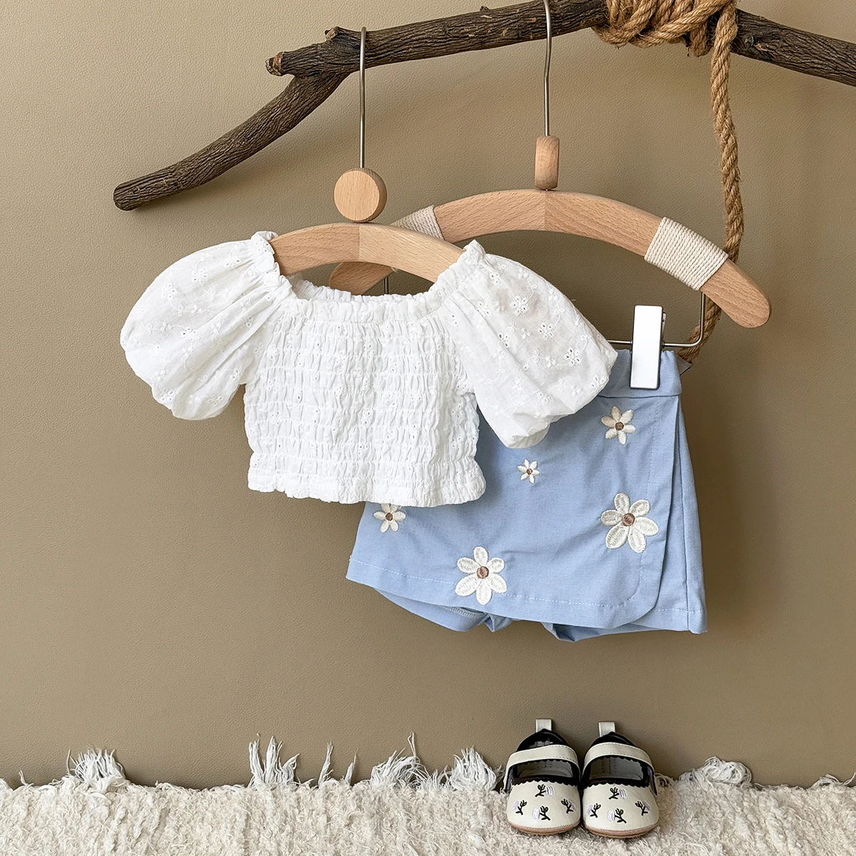 

Korean Style Baby Girl Outfit 6M-3Y Summer Short Sleeve Top with Flower Embroidery Matching Shorts Cute Toddler Costume Set