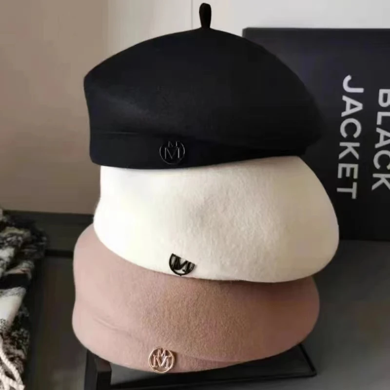 New Classic Ladies Berets Fancy Wool Felt Warmer White Black Autumn Winter Painter Hat Retro Versatile Women Fascinator Fedoras