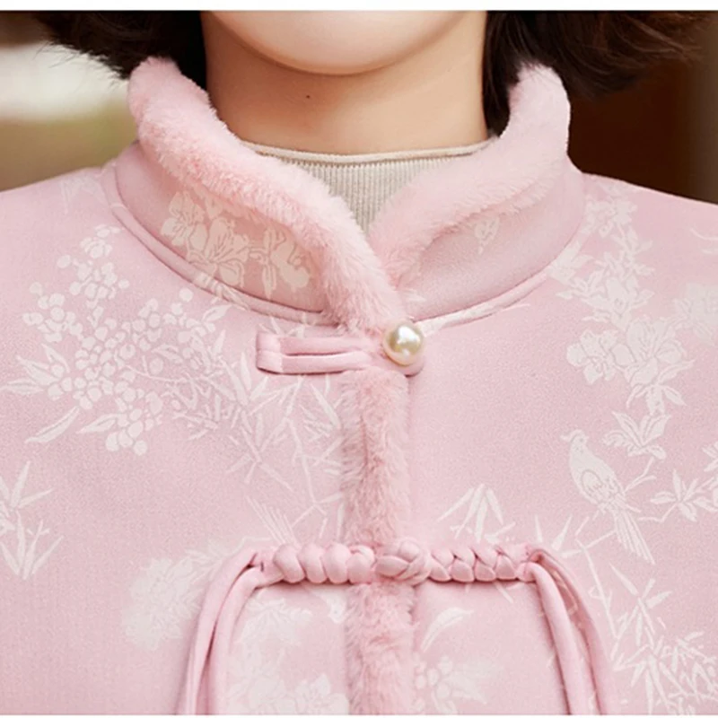 2025 المرأة النمط الصيني طباعة سترة قطن مبطنة بالصوف سميكة الدافئة طويلة الأكمام معطف الشتاء المألوف الأم أبلى 2025