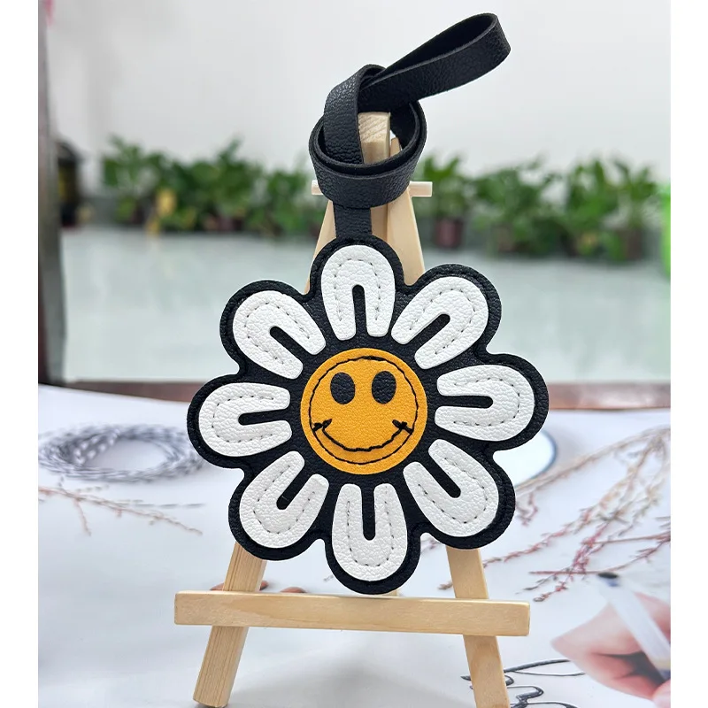 

Новый дизайн, кожаный Sun Fl0wer для брелока Decroation Smile Fl0wer для сумки, очаровательный орнамент 2, дизайн