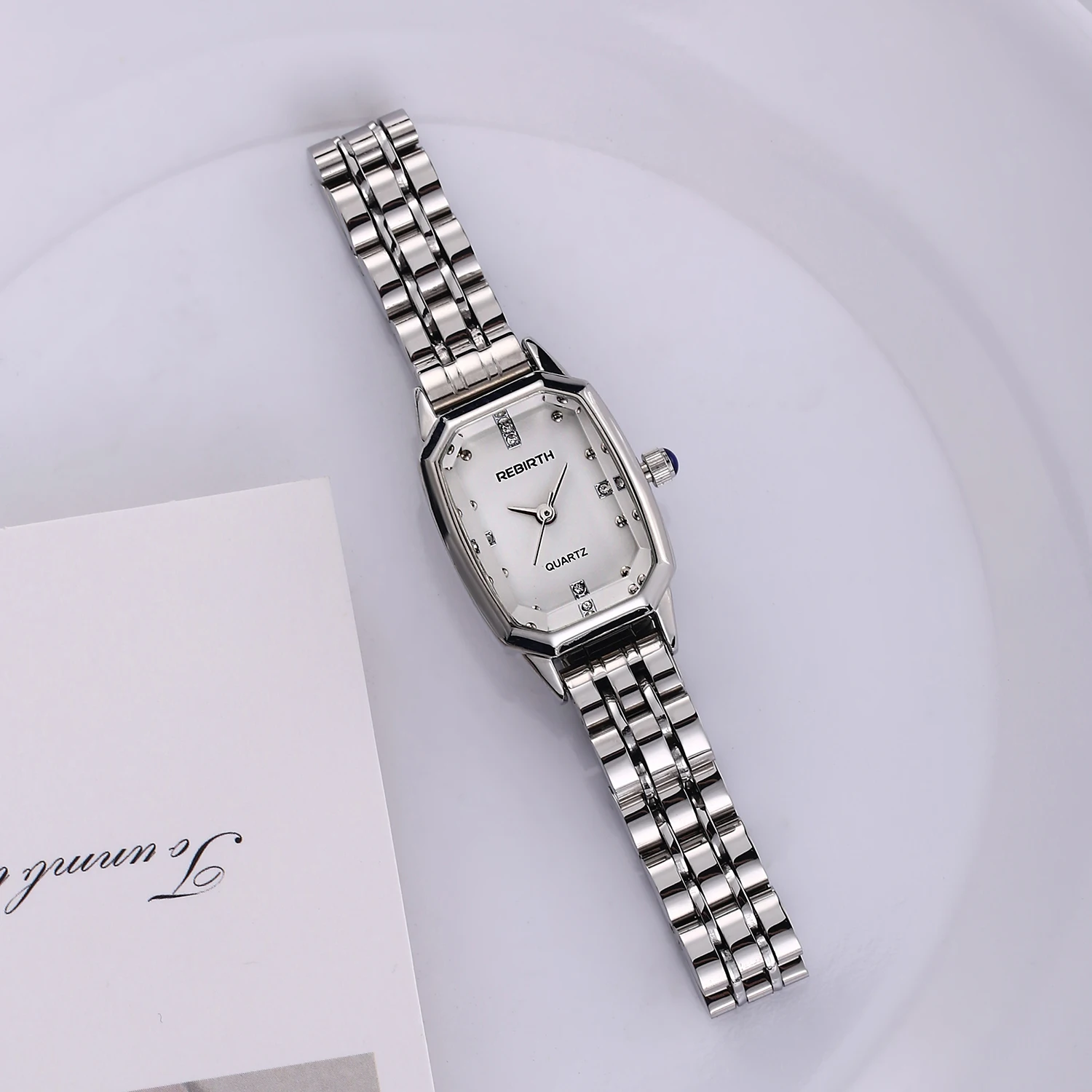 ساعة نسائية كوارتز عصرية وبسيطة ورجعية ورائعة وشخصية