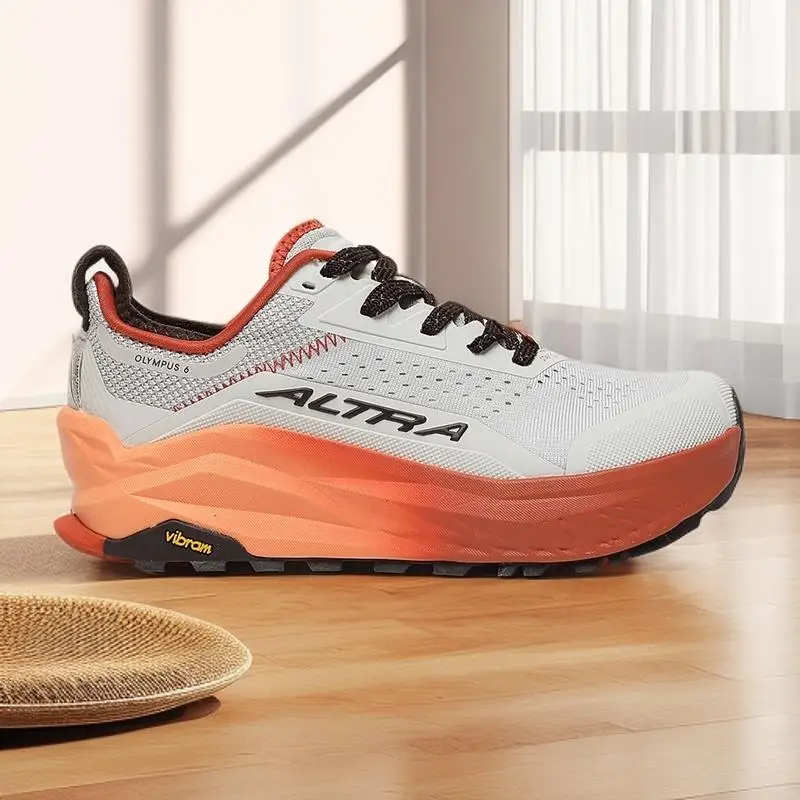 

FallAthletic shoes designed for stability, ideal for various terrains