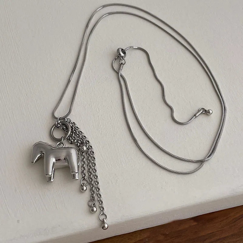 Fashion Smooth Surface Horse Chain Tassel Pendant Necklaces for Women Silver Color Snake Chain Long Sweater Chain Jewelry