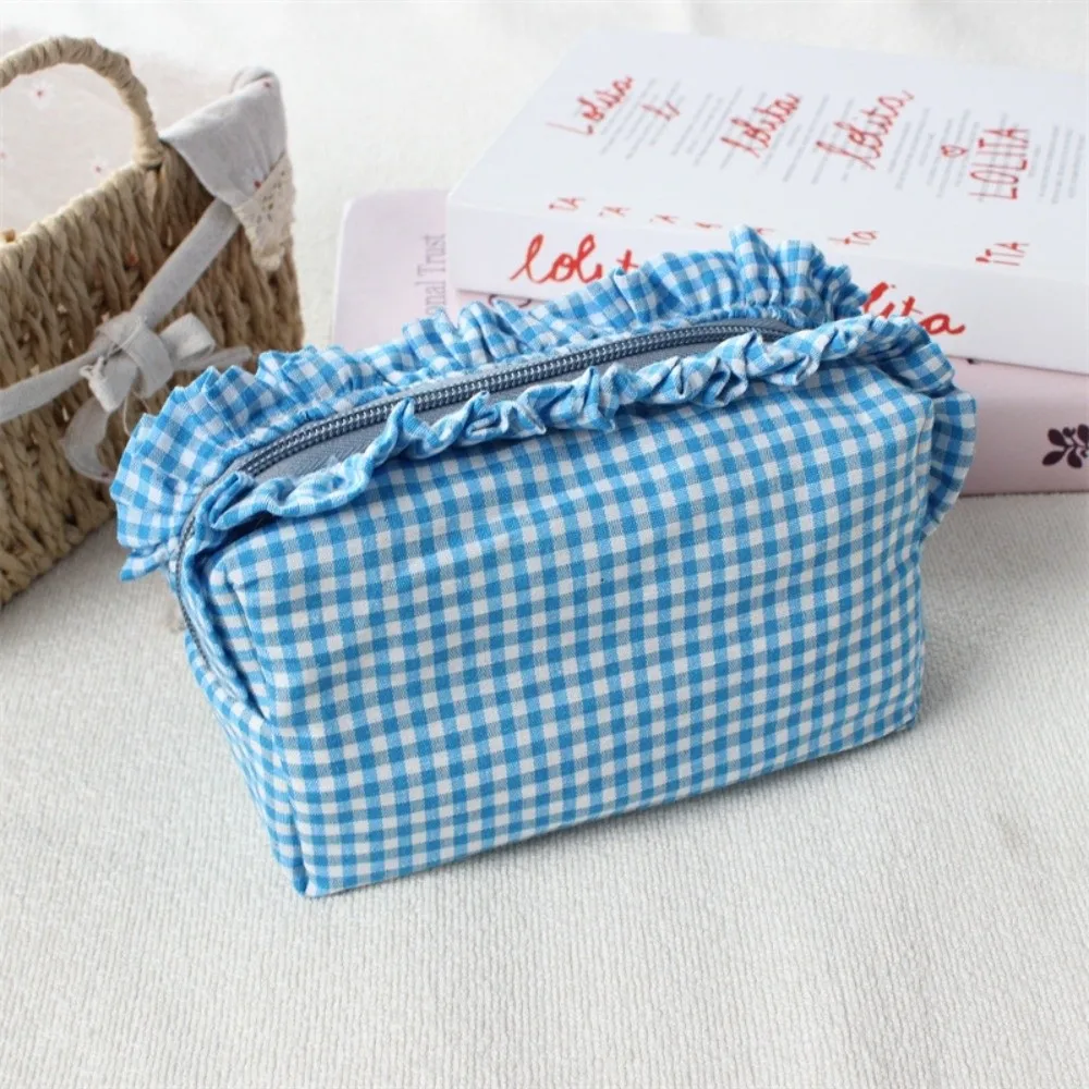 Quilted Design Ruffle Edge Makeup Bag Large Capacity Gingham Plaid Plaid Pattern Cosmetic Bag Zipper Closure Lightweight