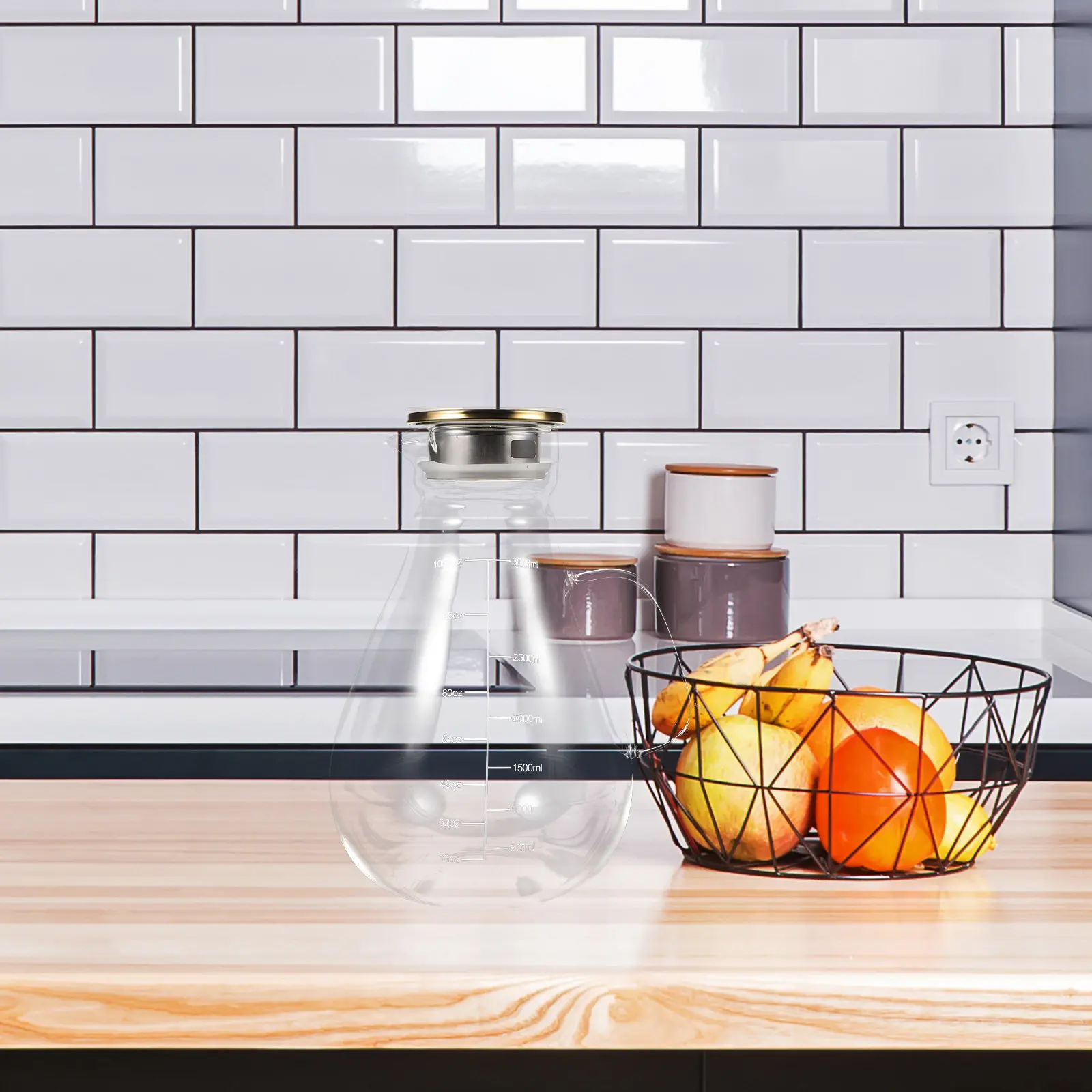 

Large Capacity Stainless Steel Glass Pitcher Cold Water Jug Non Slip Handle Party Juice Pot Beverage Dispenser Ice Tea Kettle