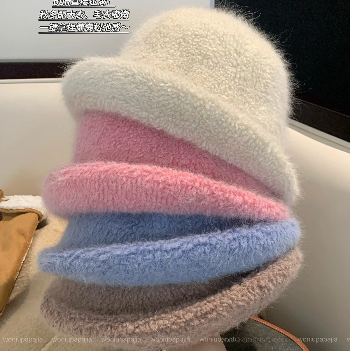 2025 السنة الجديدة الأرنب الفراء أفضل قبعة المرأة الخريف والشتاء الباردة واقية مجعد قبعة بحافة الدافئة الأبيض أفخم حوض قبعة