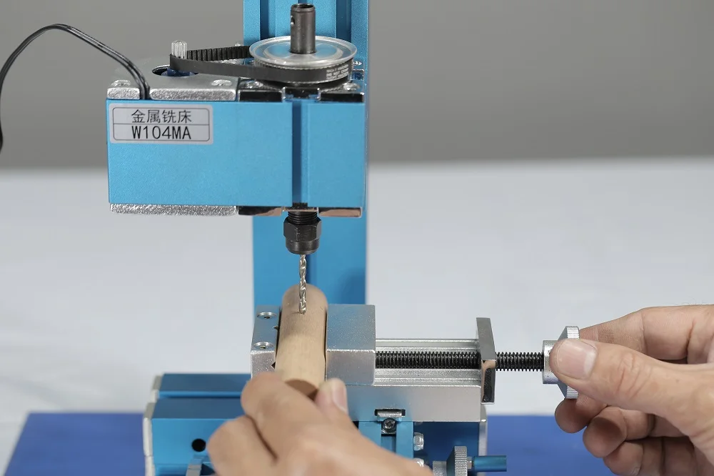 Mini Metal Lathe DIY Miniature Milling Machine Miller 100-240V Woodworking Metal Aluminum Processing Tool Mini Milling Machine