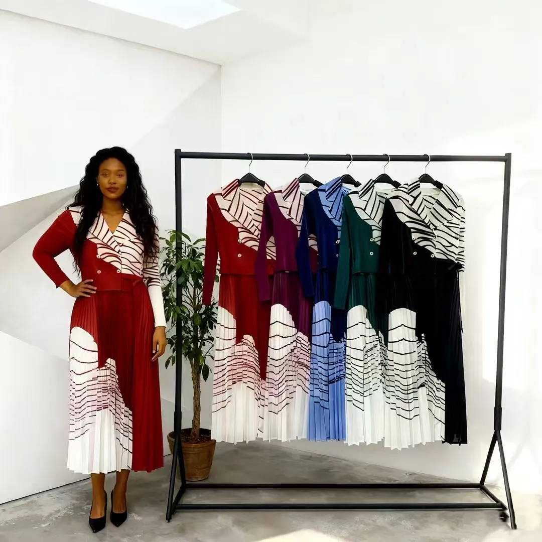 

Miyake, осень и зима 2025, новый костюм с воротником, свободный принт на талии, обтягивающее платье контрастного цвета, женское платье в иностранном стиле со складками