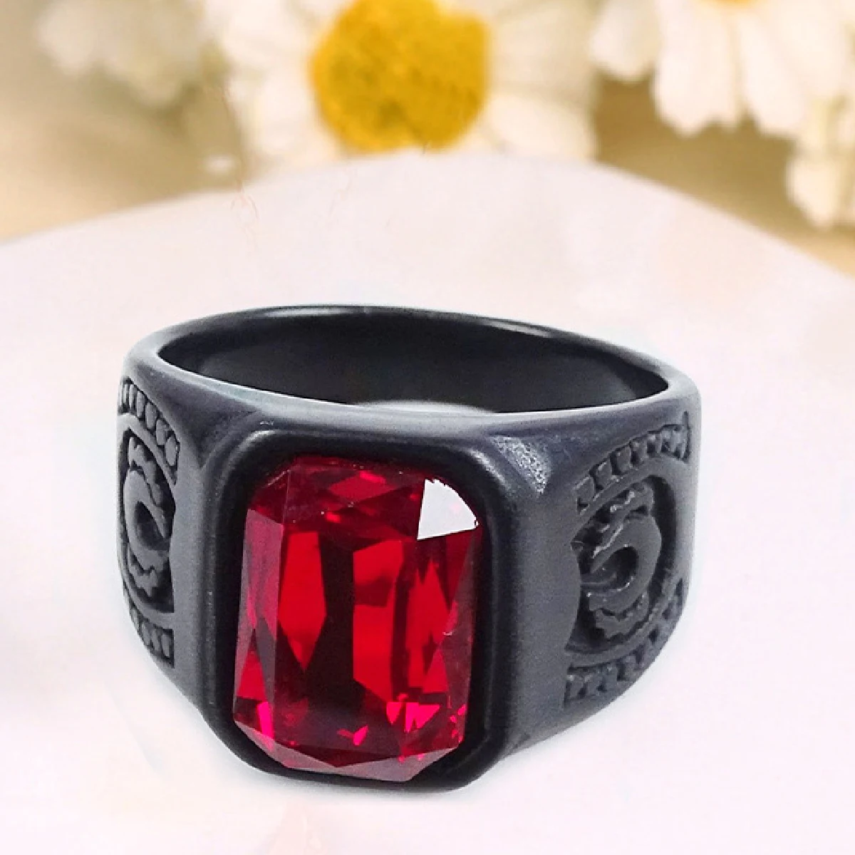 1pcs Hot New European and n fashion man black inlaid red zircon ring horseshoe print ring