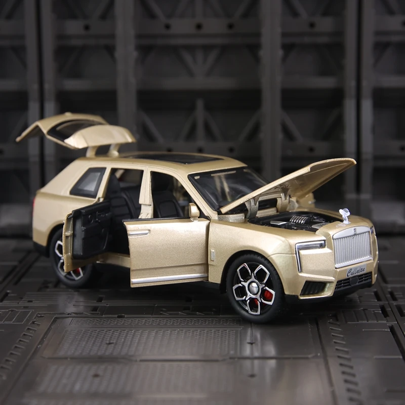 Modelo de coche de aleación 1:32 con comentarios de luz y sonido, juguete para niños, puertas y capó del motor, el maletero se puede abrir
