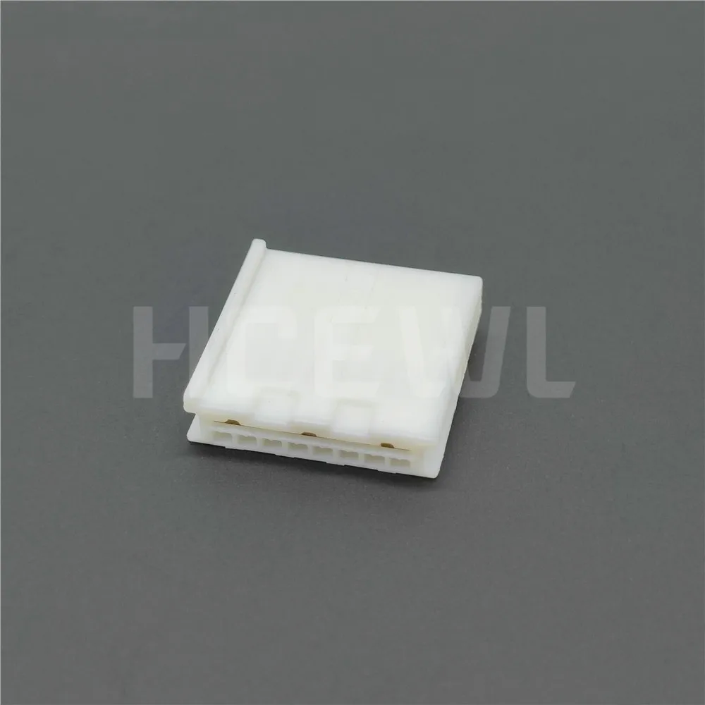 

New original high-quality 6098-7395 automotive component connector plug