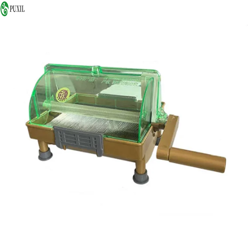 

Измельченный зеленый лук, просо и перец чили, кружочки чили, лук-порей, ломтики чеснока, маринованная китайская капуста, кориандр и маринованные овощи.