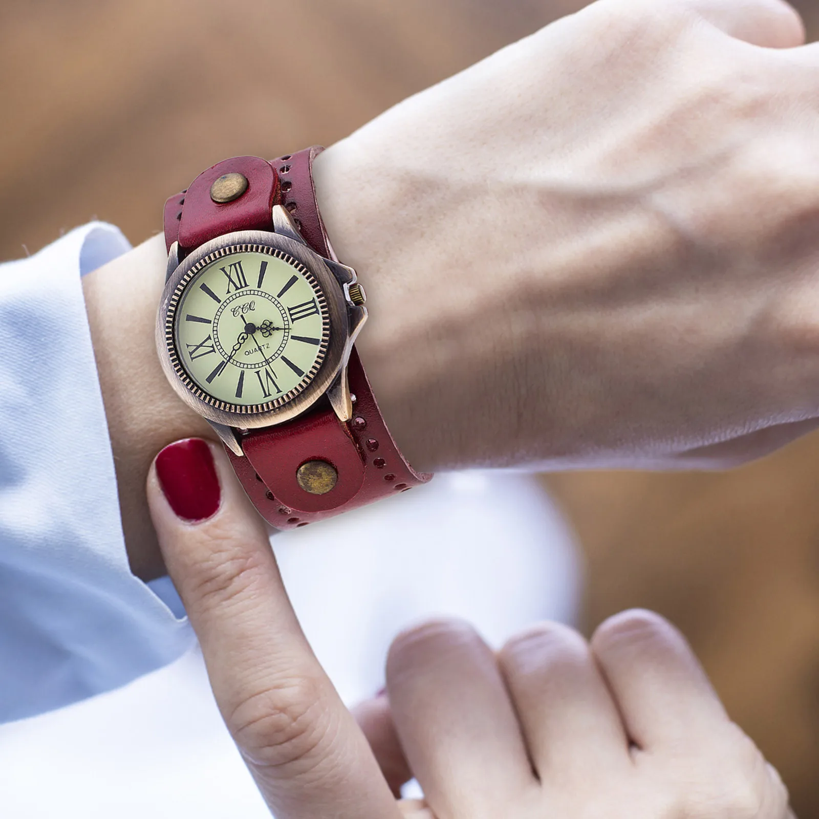 فاسق ريترو ساعة جلدية الخط الروماني كوارتز ساعة رجالية ونسائية عادية ساعة خمر العصرية الرجال النساء كوارتز ساعة اليد