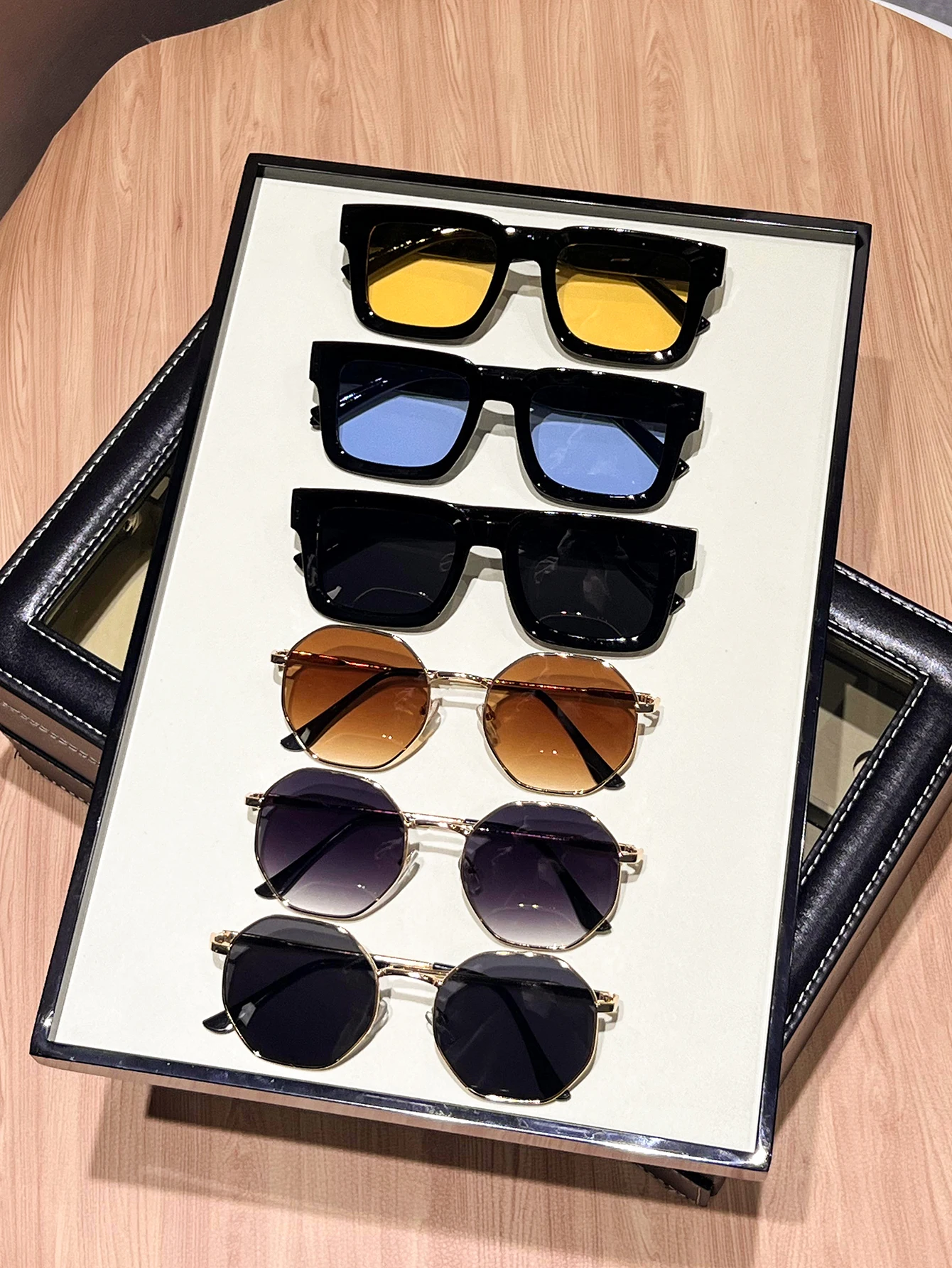 

Набор из 6 солнцезащитных очков в стиле ретро, ​​различной формы, антибликовые, подходят для различных форм лица, модная одежда