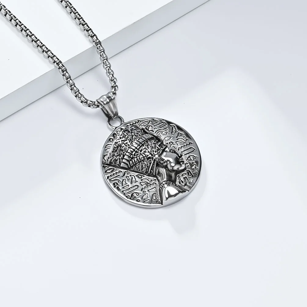 Nefertiti Ancient Egyptian Pharaoh Senti Mural Necklace Cultural Symbol Body Protection Titanium Steel Pendant