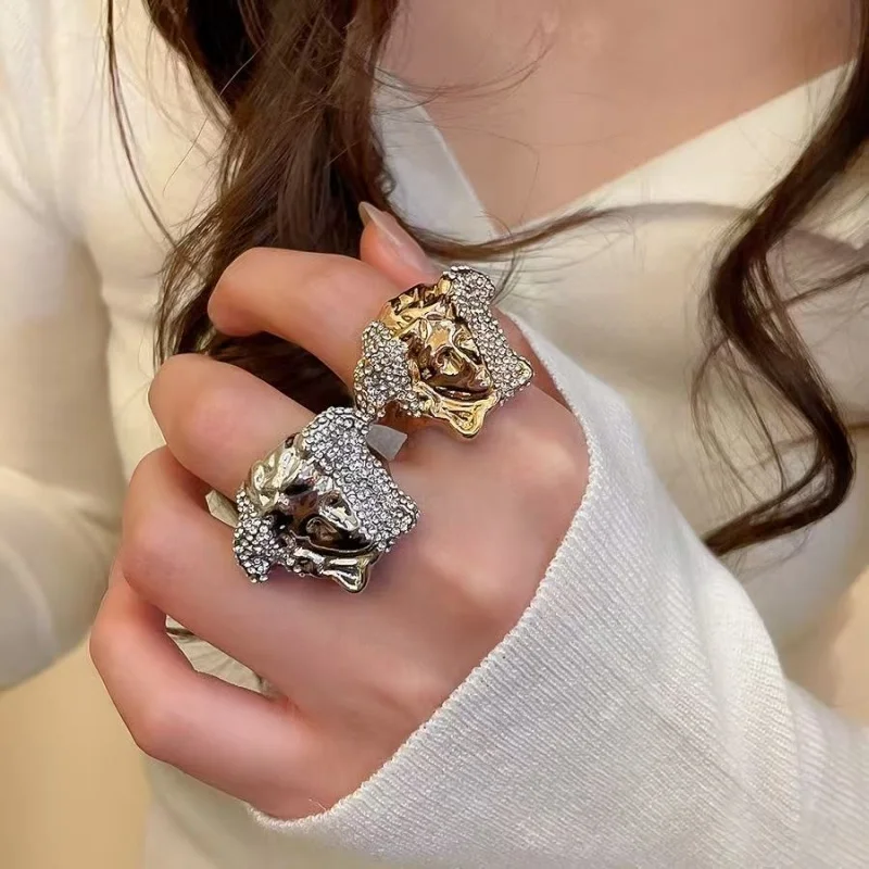 

Luxurious Oversized Metal Ring for Women with Diamond Embellishment And Irregular Folded Design Daily Accessory Jewelry